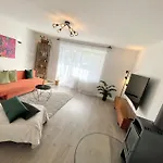 Stilvolles Mit Einzigartigem Charme רדולפצל אם בודנזי